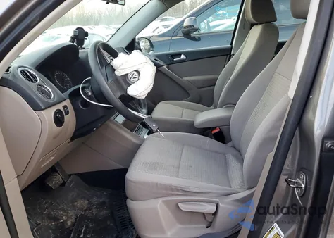 2010 Volkswagen Tiguan Se z USA, uszkodzony, nr VIN WVGBV7AX0AW521468